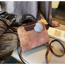 Женская мини сумка с меховым брелком Розовый